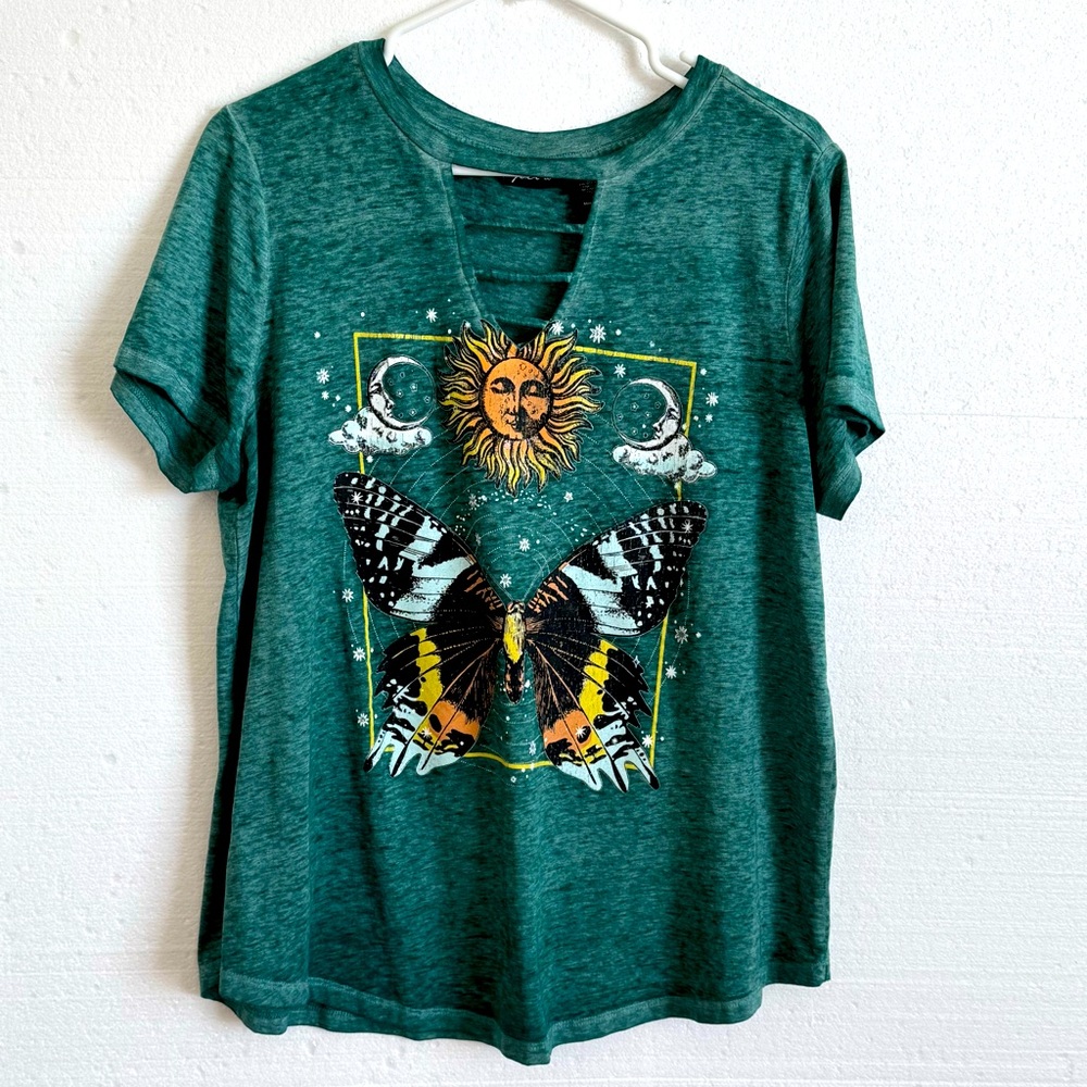 Green Celestial Sun Butterfly T-Shirt EUC